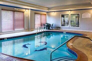 هتل Comfort Inn & Suites Chesapeake  Portsmouth