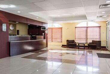 هتل Comfort Inn & Suites Chesapeake  Portsmouth