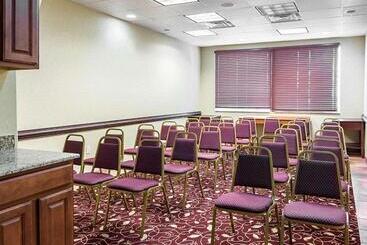 هتل Comfort Inn & Suites Chesapeake  Portsmouth