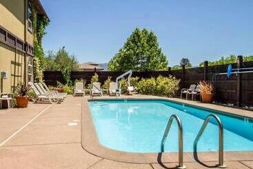هتل Comfort Inn & Suites Ukiah Mendocino County