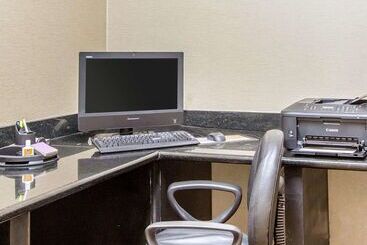 هتل Comfort Suites