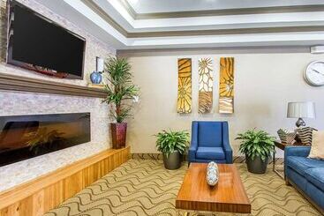 هتل Comfort Suites