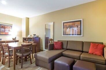 هتل Comfort Suites