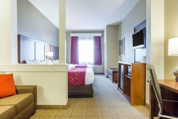 هتل Comfort Suites