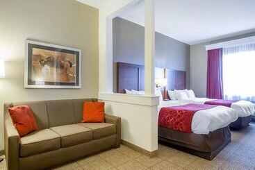 هتل Comfort Suites