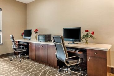 هتل Comfort Suites Daytonwright Patterson