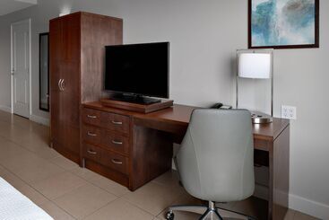 هتل Courtyard By Marriott Bridgetown, Barbados