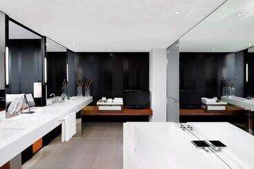 هتل Crown Metropol Melbourne