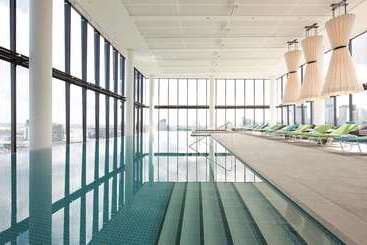 هتل Crown Metropol Melbourne
