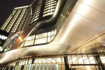هتل Crown Metropol Melbourne
