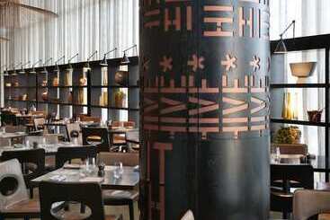 هتل Crown Metropol Melbourne