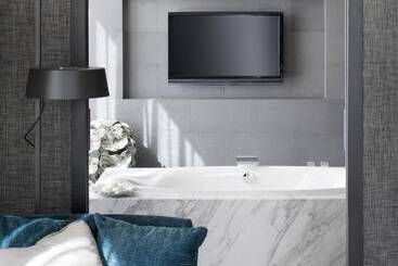 هتل Crown Metropol Melbourne