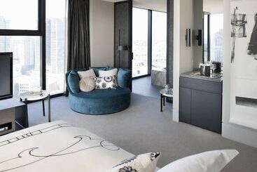 هتل Crown Metropol Melbourne