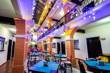هتل Del Carmen, En El Centro  Desayuno Incluido !