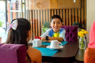 هتل Del Carmen, En El Centro  Desayuno Incluido !