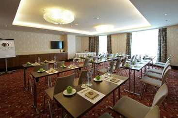 هتل Doubletree By Hilton Bratislava