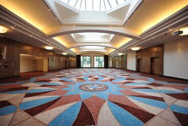 هتل Doubletree By Hilton Bratislava