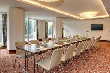 هتل Doubletree By Hilton Bratislava