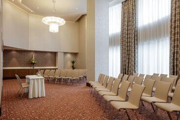هتل Doubletree By Hilton Bratislava