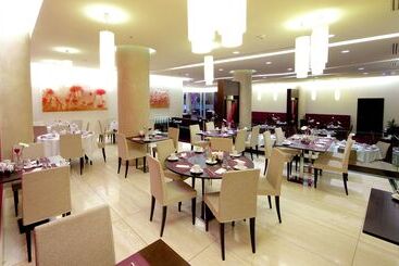 هتل Doubletree By Hilton Bratislava