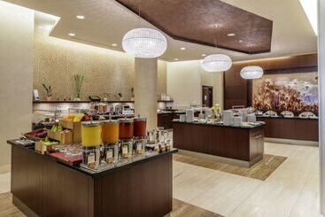 هتل Doubletree By Hilton Bratislava