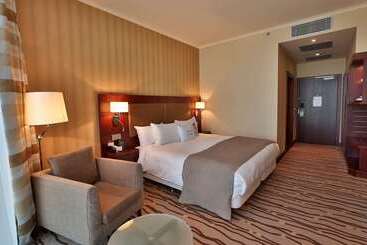 هتل Doubletree By Hilton Bratislava