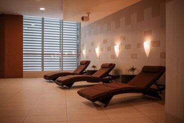 هتل Doubletree By Hilton Bratislava
