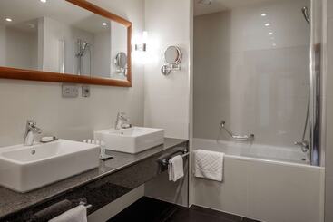 هتل Doubletree By Hilton Bratislava