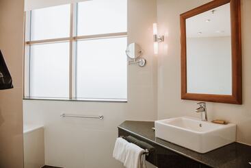 هتل Doubletree By Hilton Bratislava