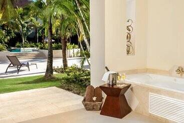 هتل Dreams Royal Beach Punta Cana  All Inclusive