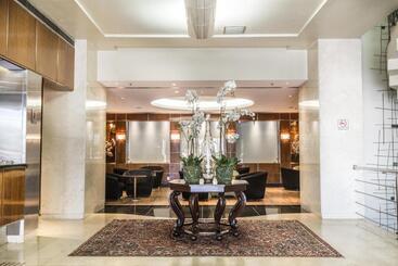 Hotel Grand Bittar