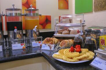 هتل Hampton Inn By Hilton Tampico Zona Dorada