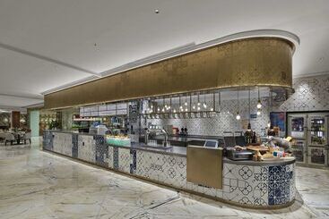 هتل Hilton Shanghai Hongqiao