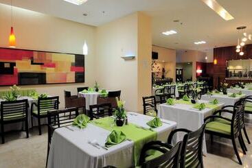 هتل Holiday Inn Uruapan, An Ihg