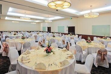 هتل Holiday Inn Uruapan, An Ihg