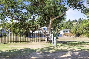 هتل Tasman Holiday Parks   Airlie Beach
