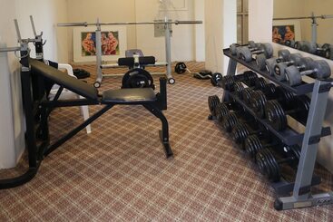 Monroe Hotel & Suites