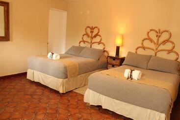 هتل Parador Vernal