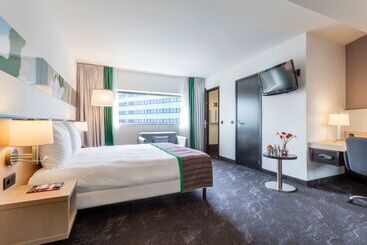 هتل Park Inn By Radisson Leuven
