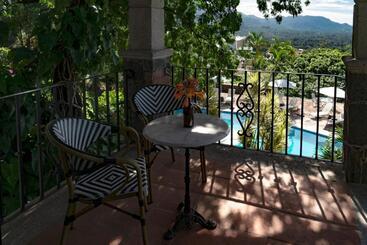 Posada Del Tepozteco   Hotel & Gallery