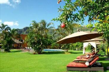 هتل Real Del Valle Tepoztlan