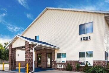 هتل Rodeway Inn