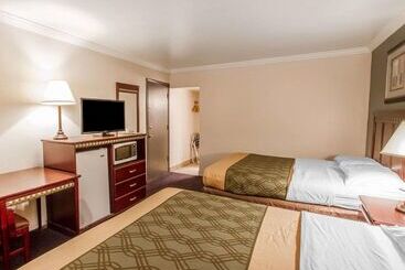 هتل Rodeway Inn Prescott