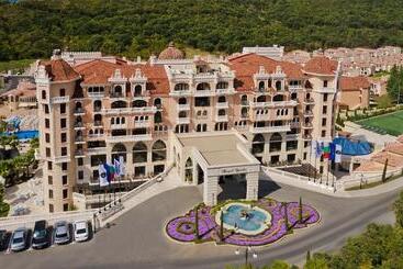 هتل Royal Castle Design & Spa