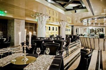 هتل Royal Castle Design & Spa
