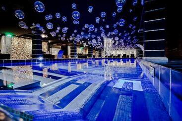 هتل Royal Castle Design & Spa