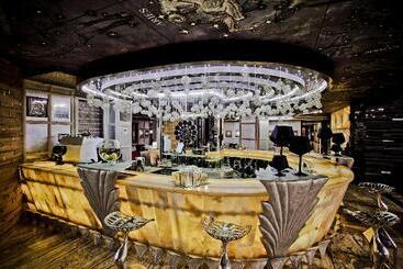 هتل Royal Castle Design & Spa