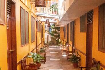 هتل San Juan