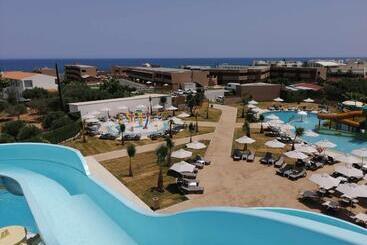 هتل Senseana Sea Side Resort & Aquadventure