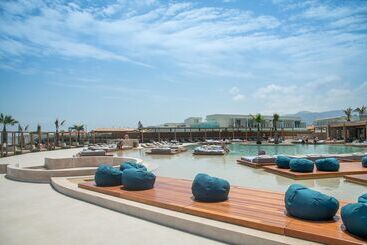 هتل Senseana Sea Side Resort & Aquadventure